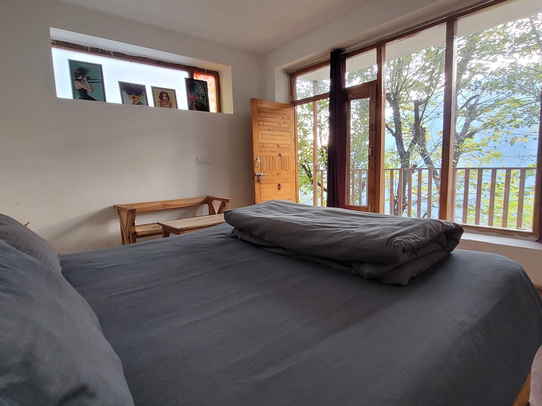 Mountain view room with private balcony at Samora Retreats, Vashisht Manali - ₹12,000/month