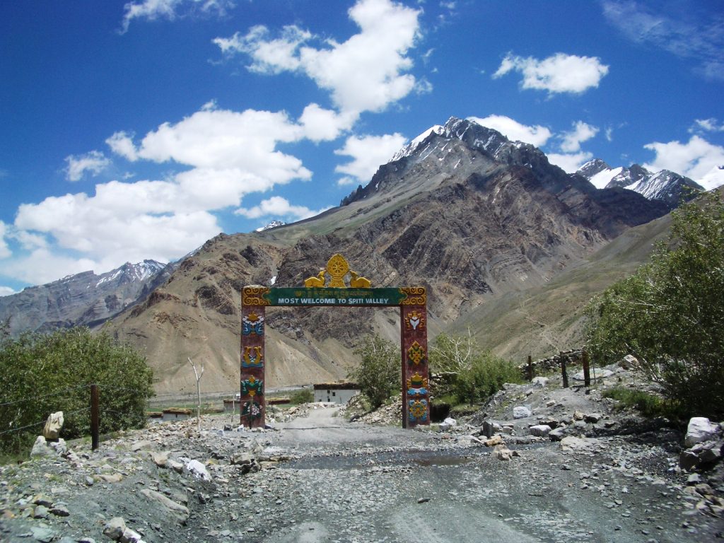 स्पीति: जहाँ सड़कें खत्म नहीं होतीं, बल्कि इंसान खुद को खोजने लगता है